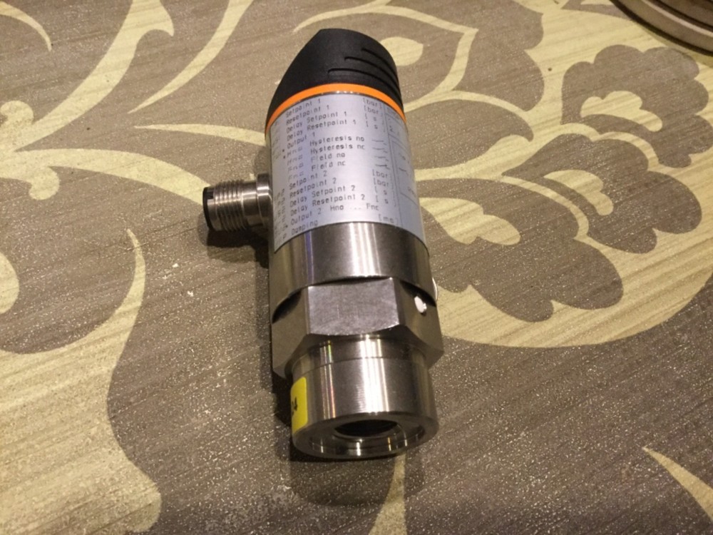 IFM efector digital pressure switch PN7024 sensor automation line process new