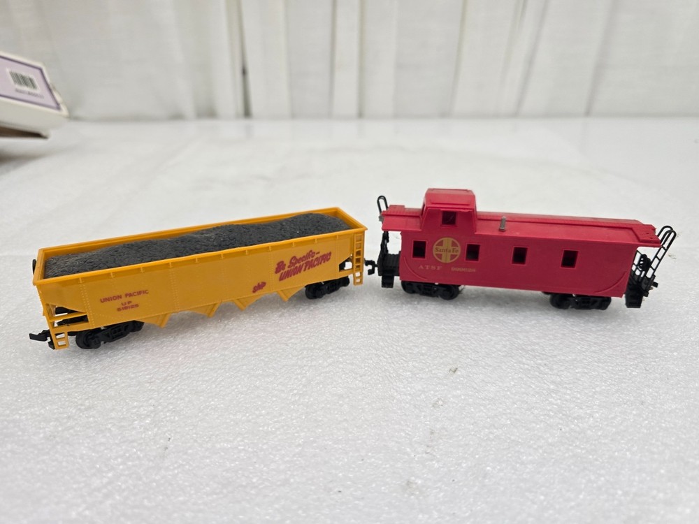 Bachman Galaxy HO Scale Train EZ Track System Read