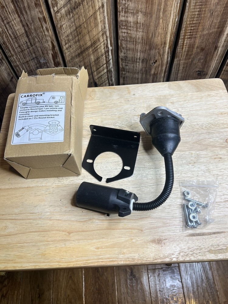 Carrofix Converts 7 Pin Socket To Round Socket Open Box