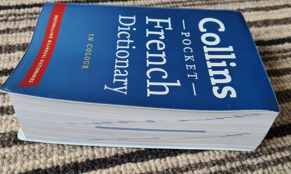#03061 - BOOK STUDY- Collins French Dictionary