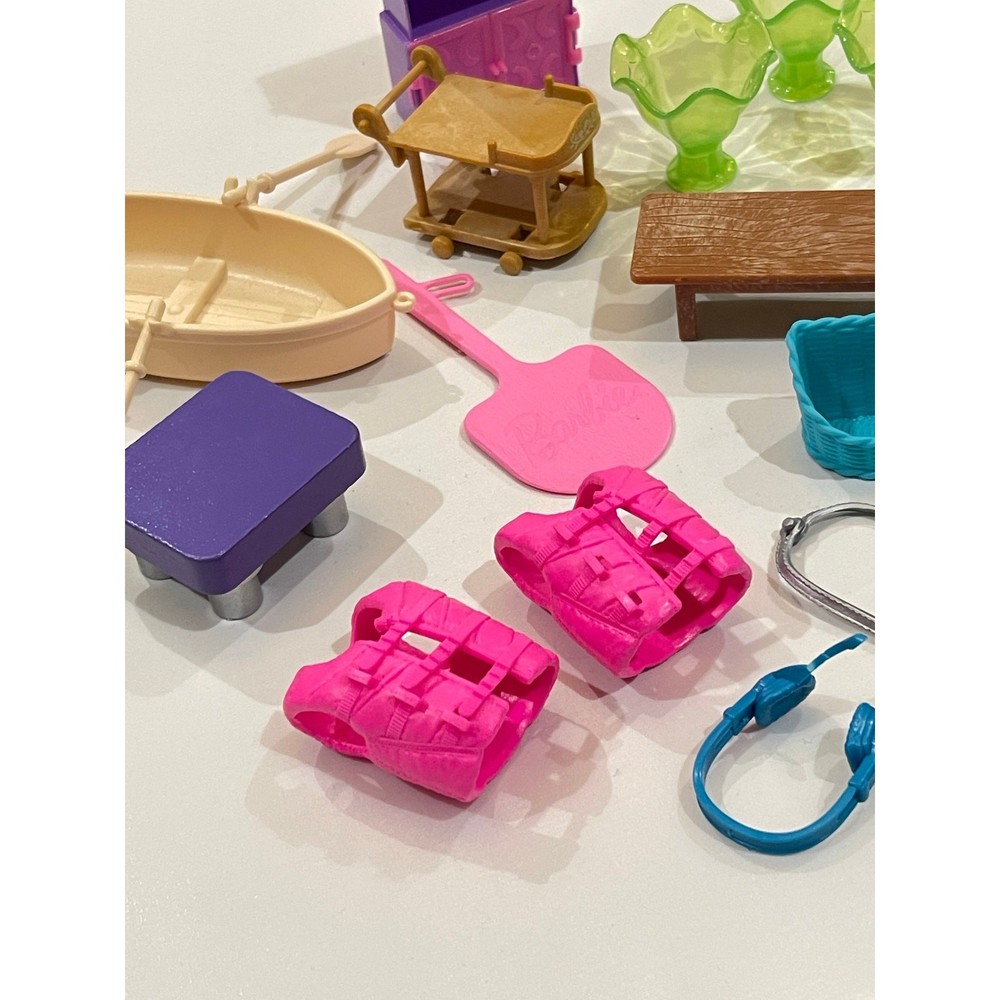 Barbie 17 PCs doll house accessories