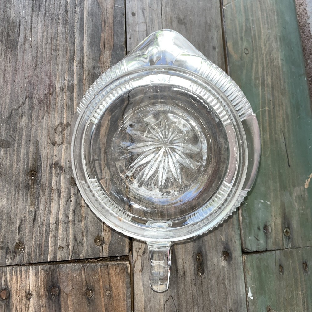 Multi-Functional Glass Citrus Juicer: Efficient, Elegant, and Easy to Clean