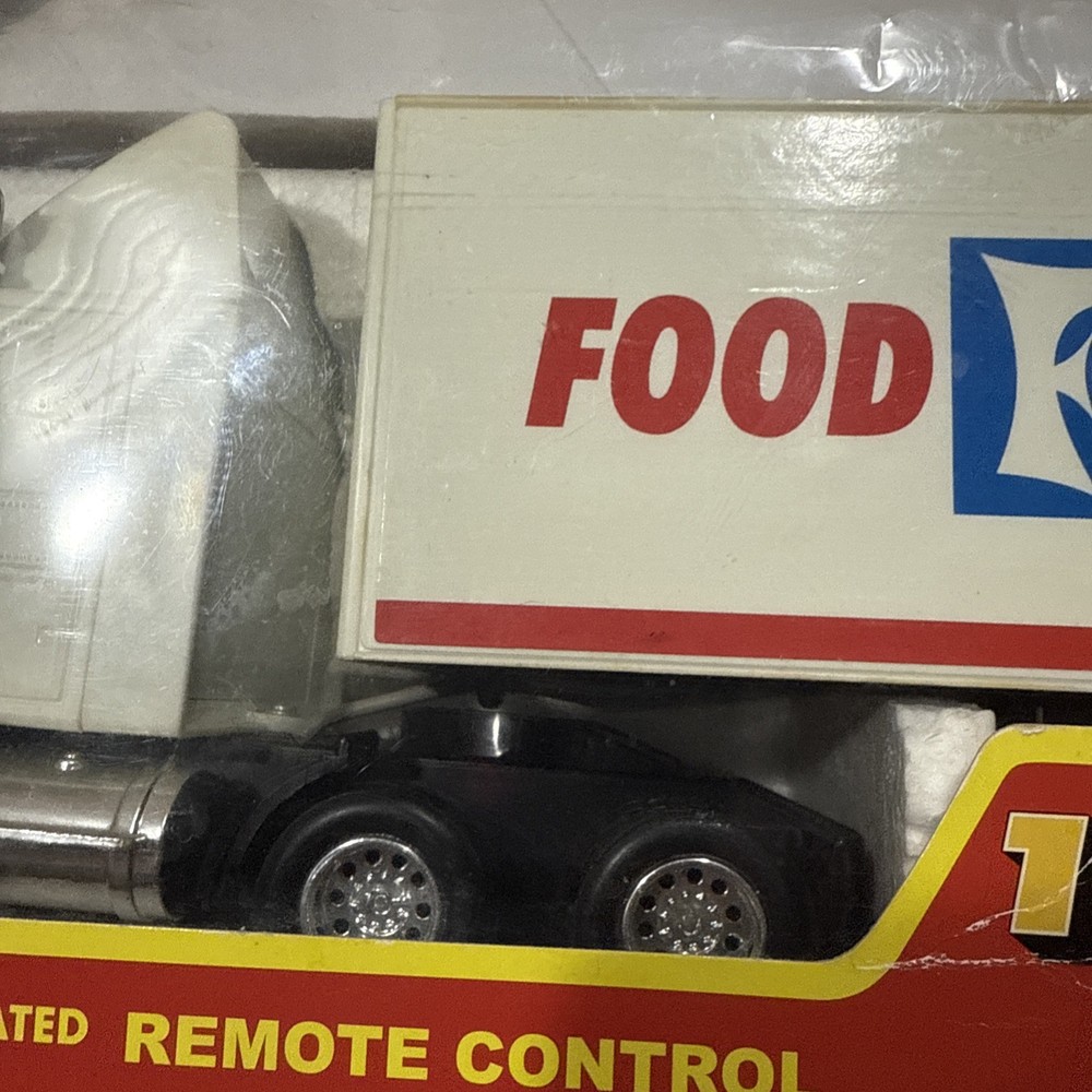 Vintage Remote Control 18-Wheeler Hauler Please See Description