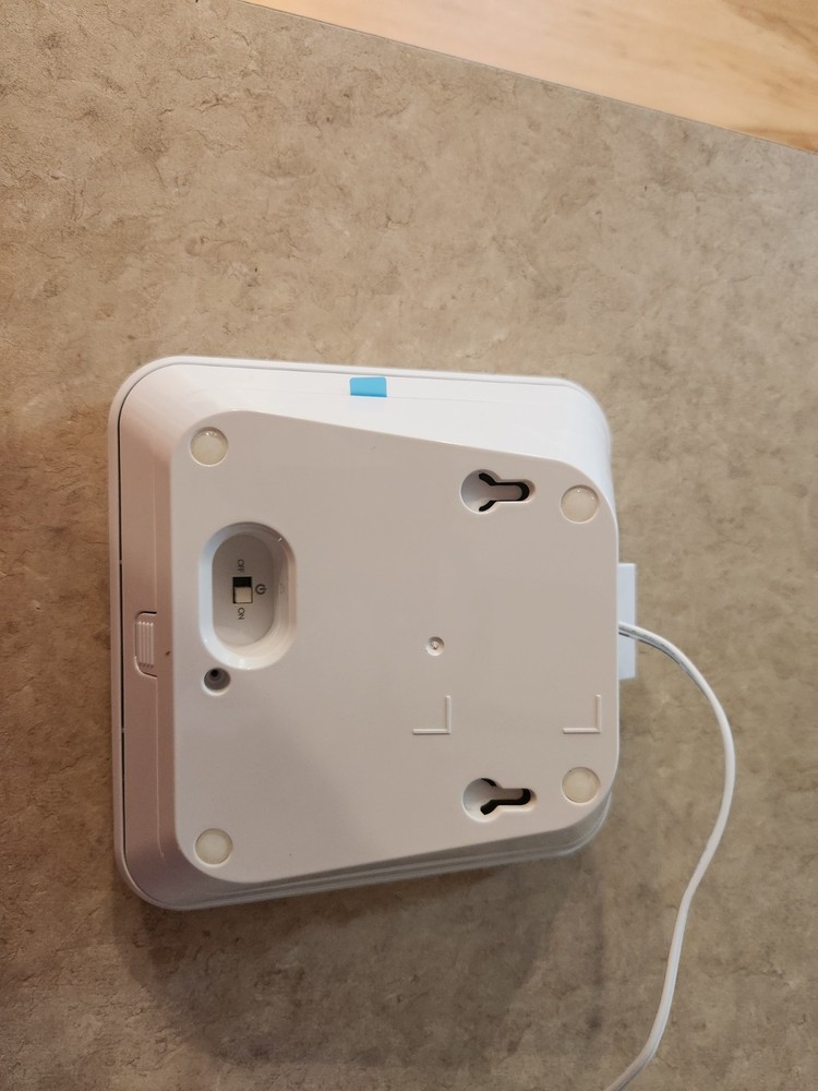 EMERGENCY OR MEDICAL ALERT BASE UNIT FOR HOME USE Powers on untested