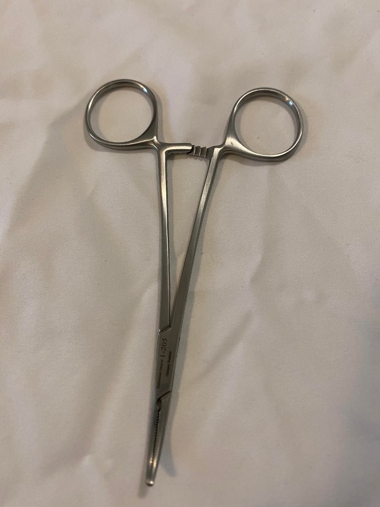 Millenium Surgical Mosquito Forceps (Halsted) 1-205