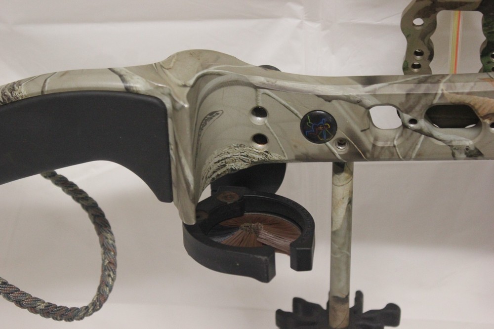 Bowtech Tomkat RH Compound Bow 70 LBS Camo