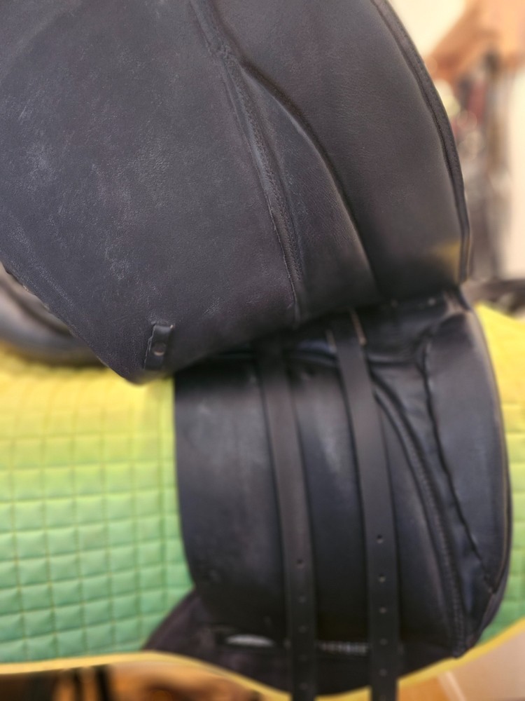 18" Stubben Maestoso saddle