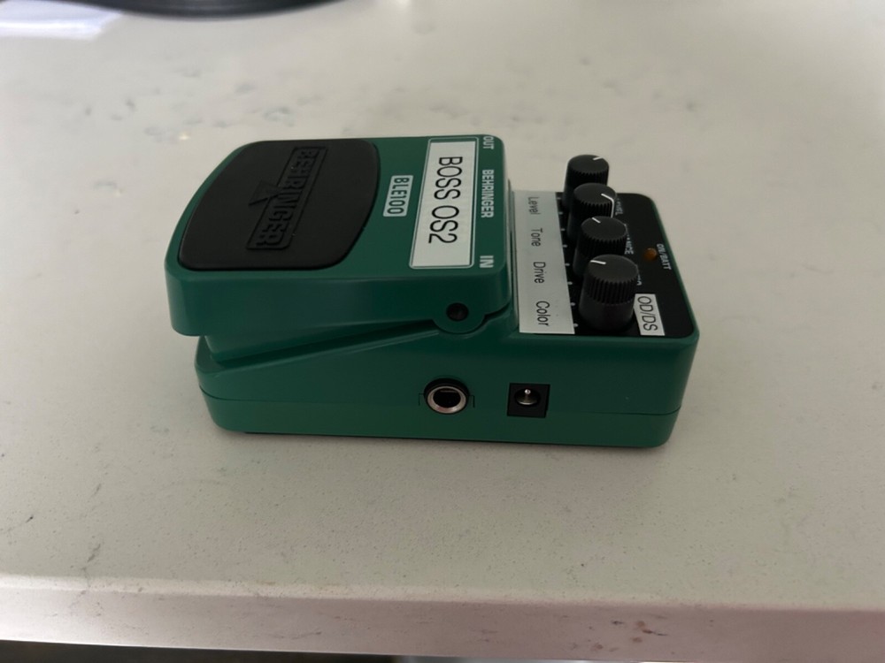 Boss OS2 guitar pedal board and case