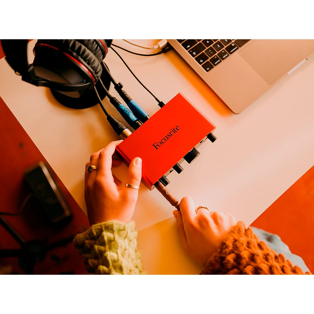 Focusrite Scarlett Solo Studio Pack (Gen 4)
