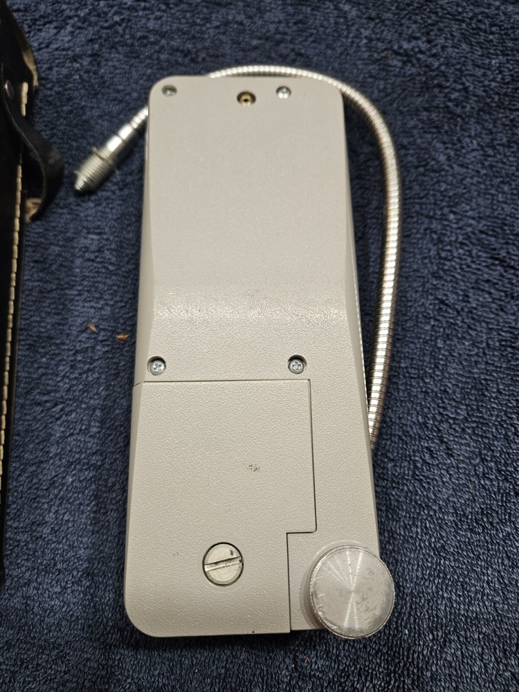 Vintage TIF Instruments Halogen automatic Leak Detector Model 5000 W Case Works