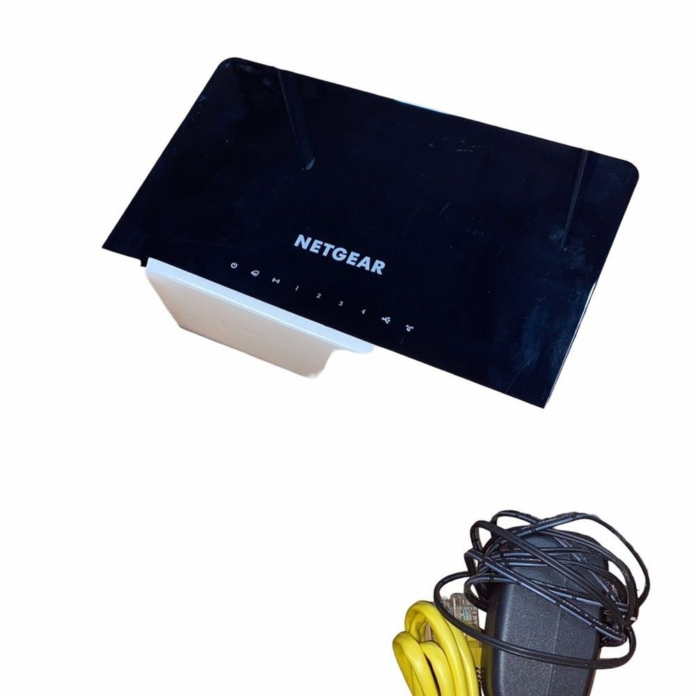 Netgear AC1200 smart WiFi router