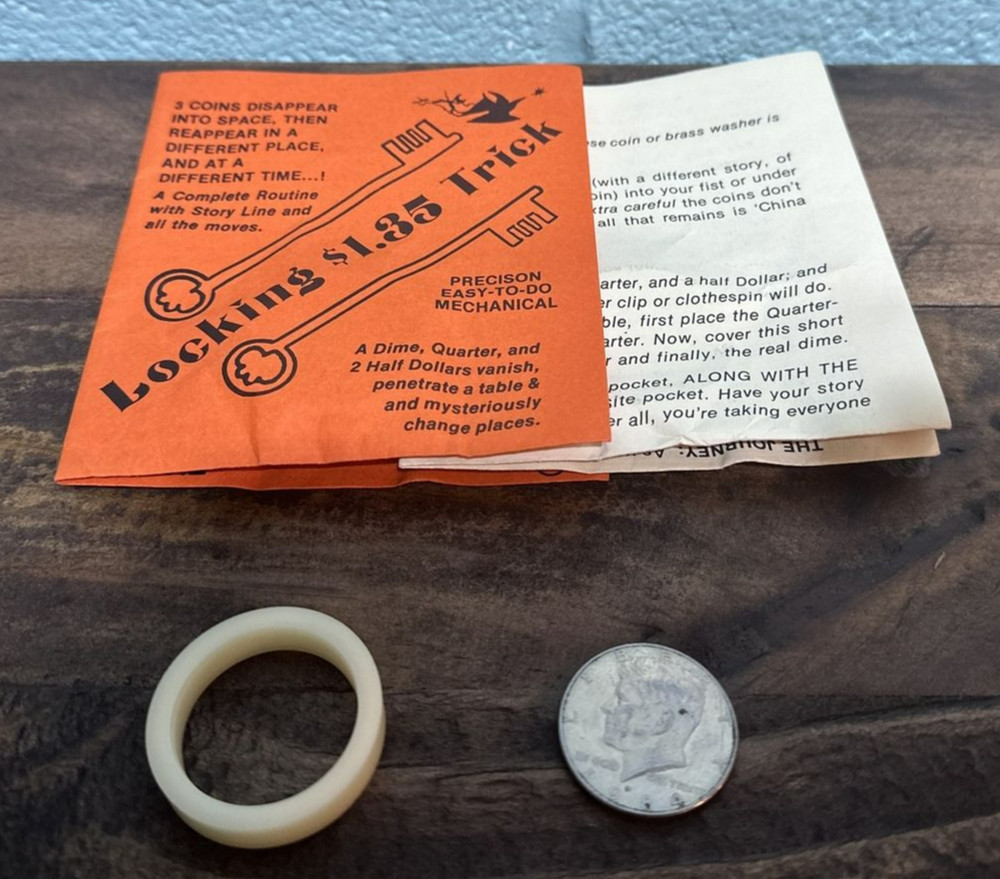Vintage *RARE* Locking $1.35 Trick Magic Trick