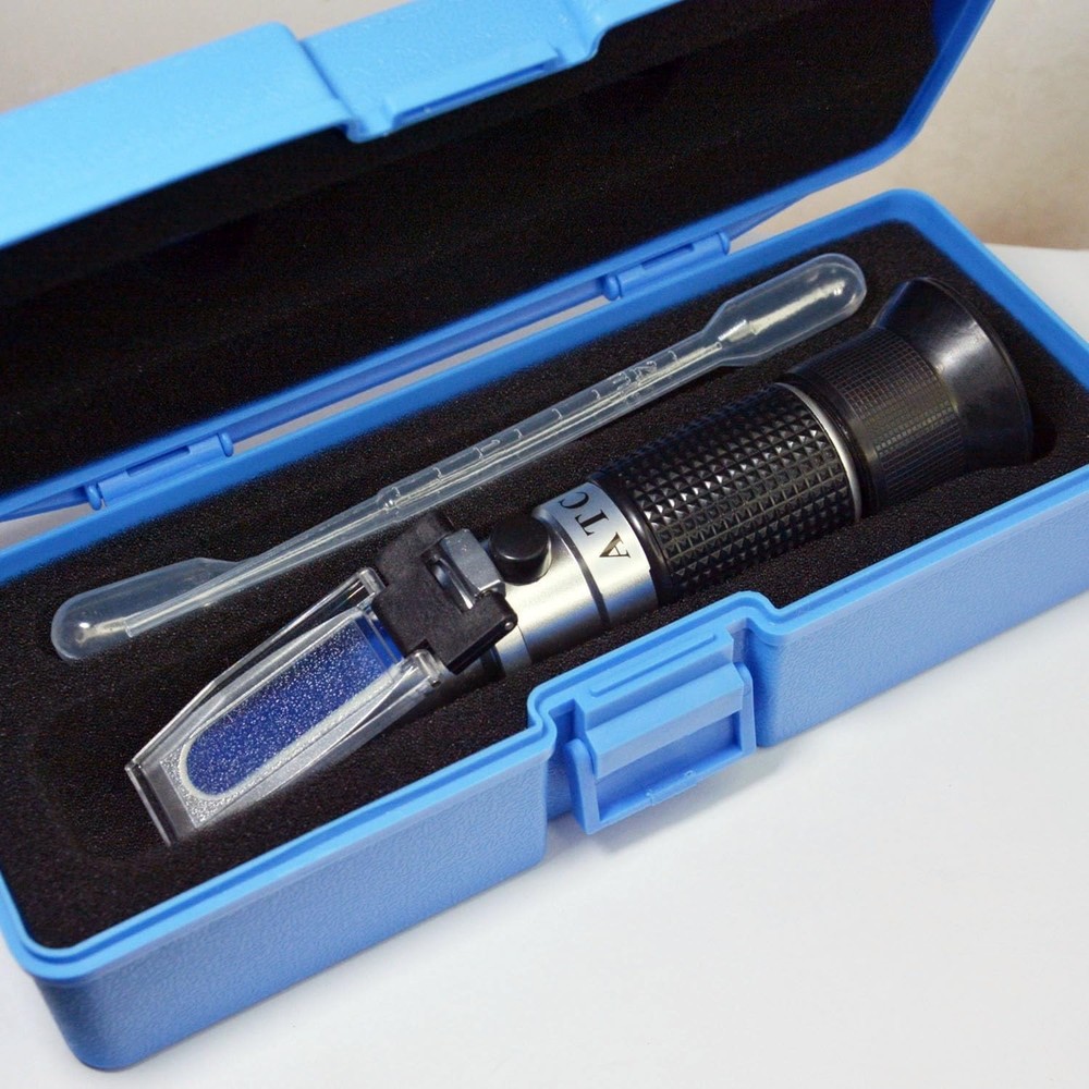 Quality Testing Refractometer for Honey, Maple Syrup, and Molasses, Compact Size