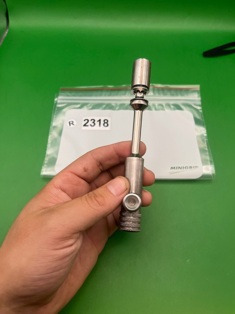 Autococker Bolt