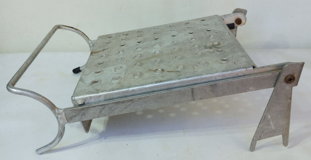 Good Used Gorilla Ladders Step Platform GLMP-PLTFM