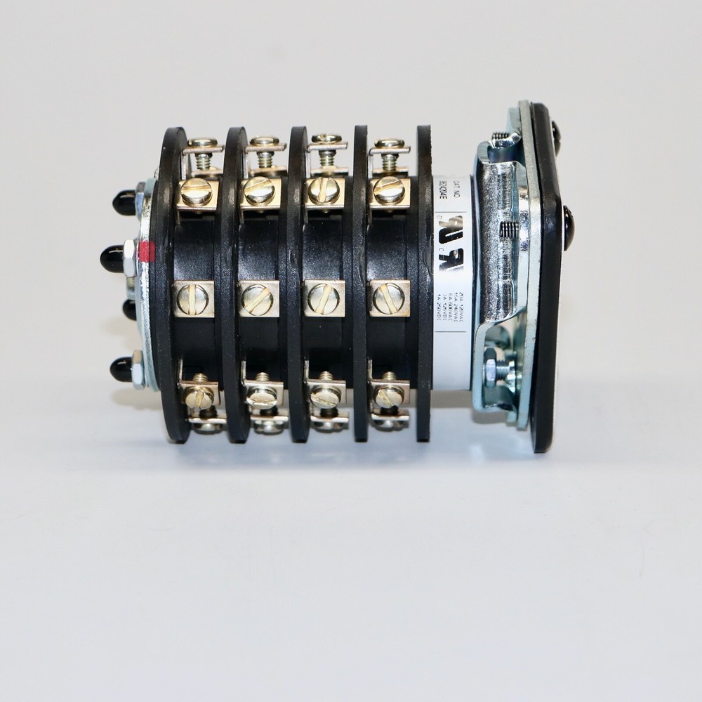 GE ITI Synchronizing Switch, Scratch/Dent, 4 Decks, 9524204E