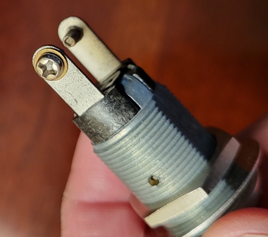 Panel Mount Keyed Key Switch SPST (off/on) with 2 Keys NOS