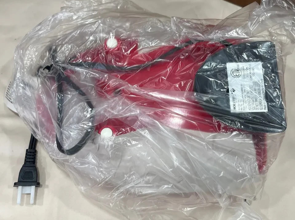 Holstein Cupcake Maker NEW IN BOX