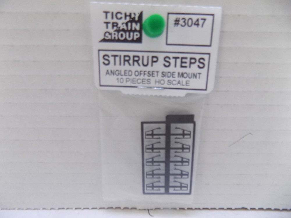 STIRRUP STEPS ANGLED OFFSET SIDE MOUNT #3047 BY T.T.G. 10 PKG. PLASTIC NIB