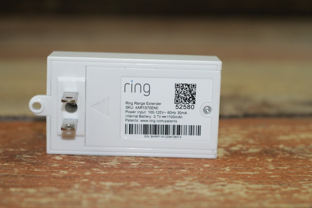 Ring Alarm Range Extender 4AR1S7-0EN0 Better Network Coverage