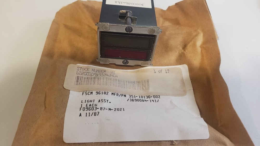 LOCKHEED MARTIN LIGHT INDICATOR ASSY 3B90084-141 6220-01-094-9524 C141 ACFT