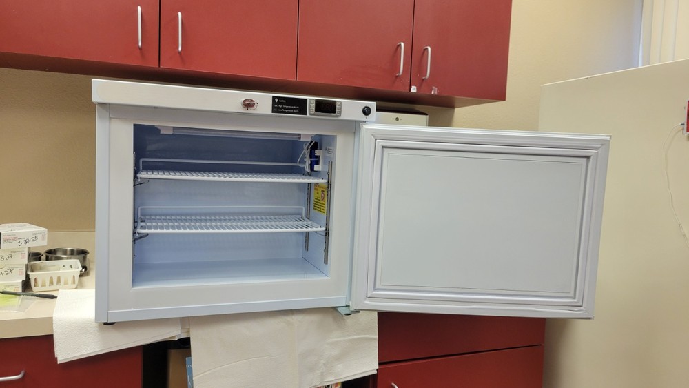 ABS PH-ABT-HC-UCBI-0420A Med Freezer