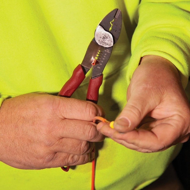 Klein 2005N Multi-Tool Strips 10-18AWG Crimps 10-22