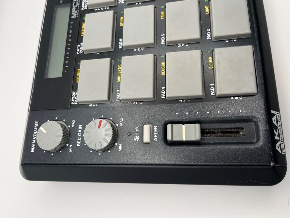 Used Akai MPC500 Music Production Sampler & Sequencer