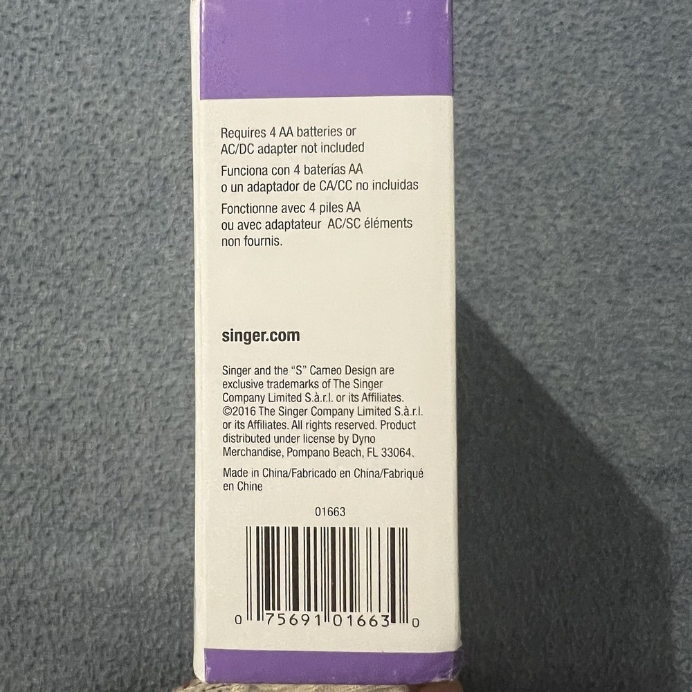 NEW Singer Stitch Sew Quick Handheld Cordless Mending Machine, In Box