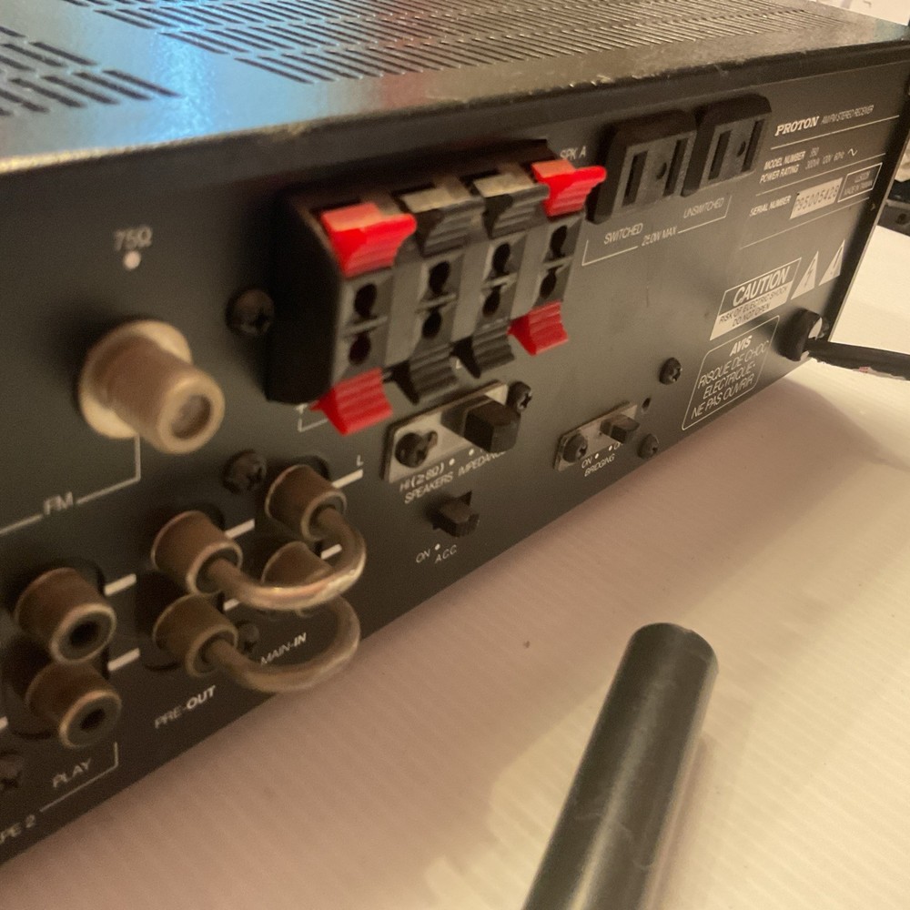 Vintage Proton 950 Receiver Powers On Read Description