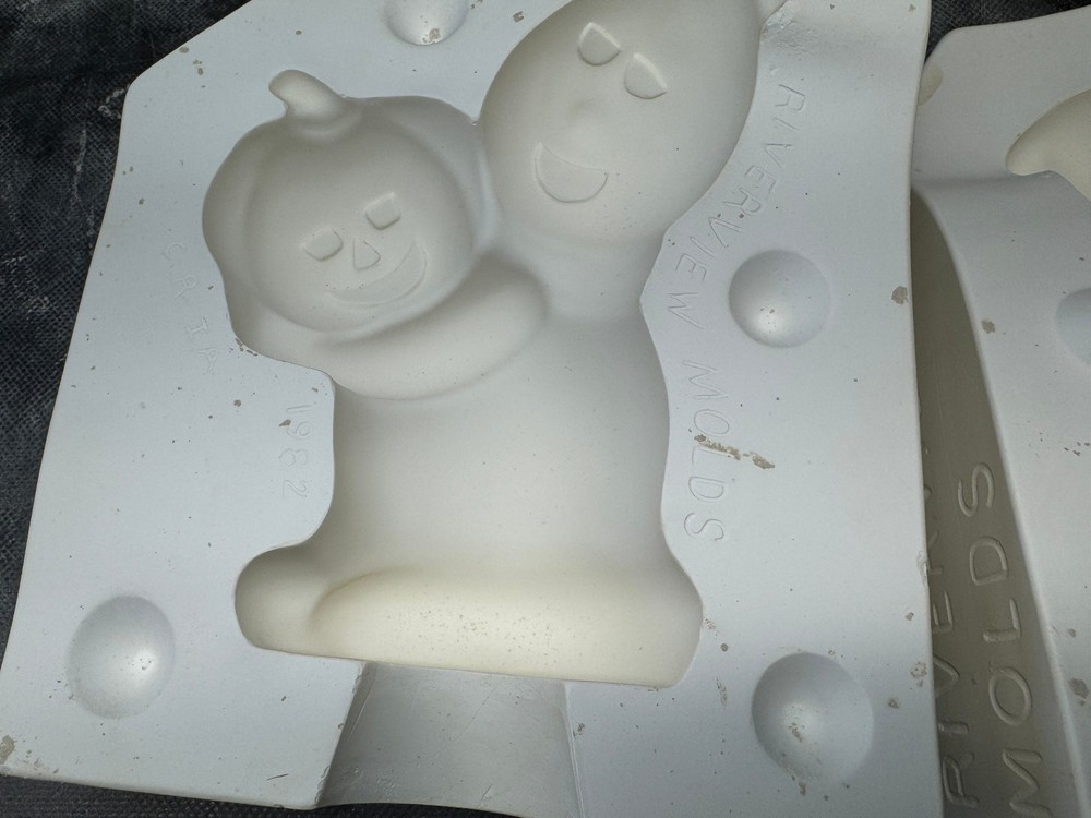 Riverview Ceramic Slip Casting Mold 1982 LOOY Ghost Holding Pumpkin #232 Cute