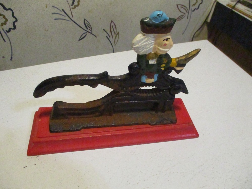 Vintage Minuteman Nut Cracker Pecans Walnuts
