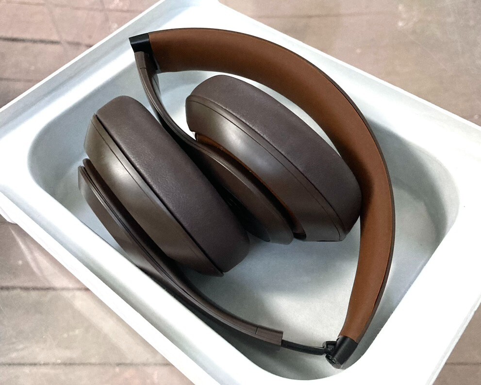 Beats Studio Pro Wireless Bluetooth On Ear Headphones - Deep Brown - New Sealed