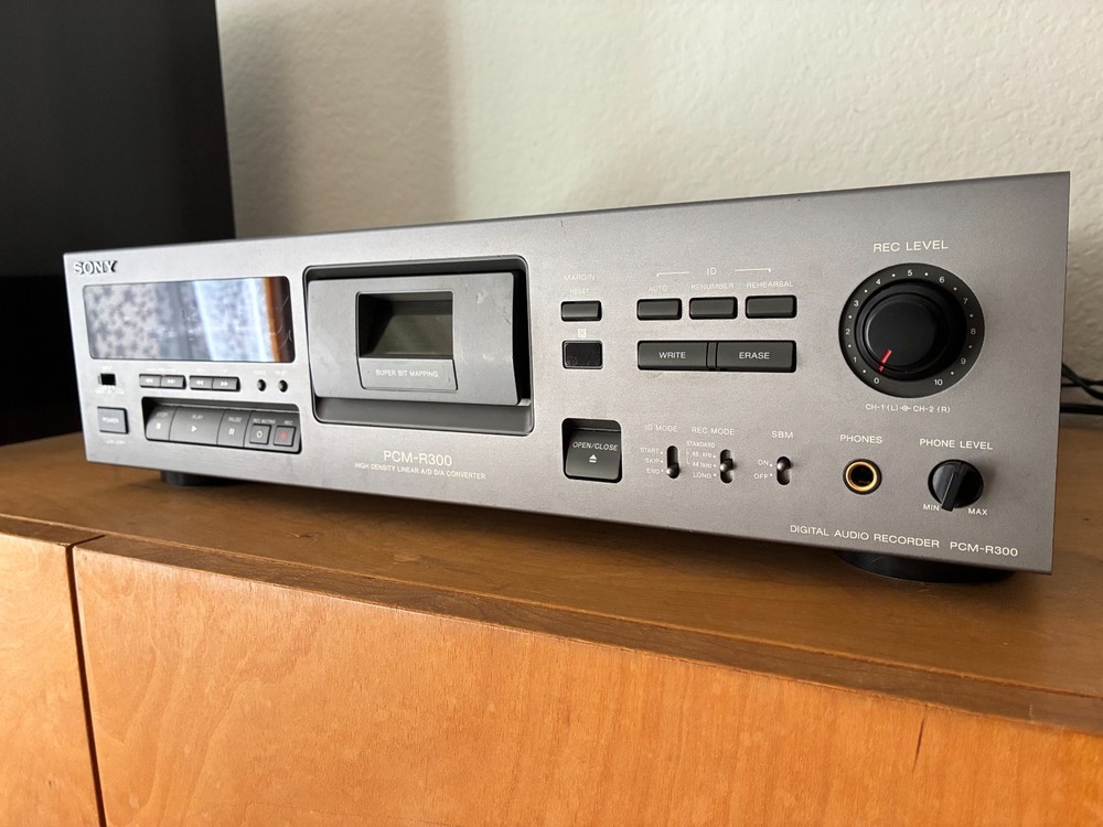 SONY PCM R300 DAT Deck