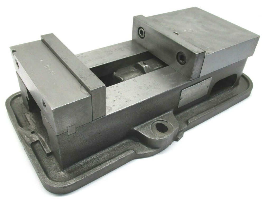 KURT ANGLOCK 6" MILLING MACHINE VISE w/ JAWS - #D60