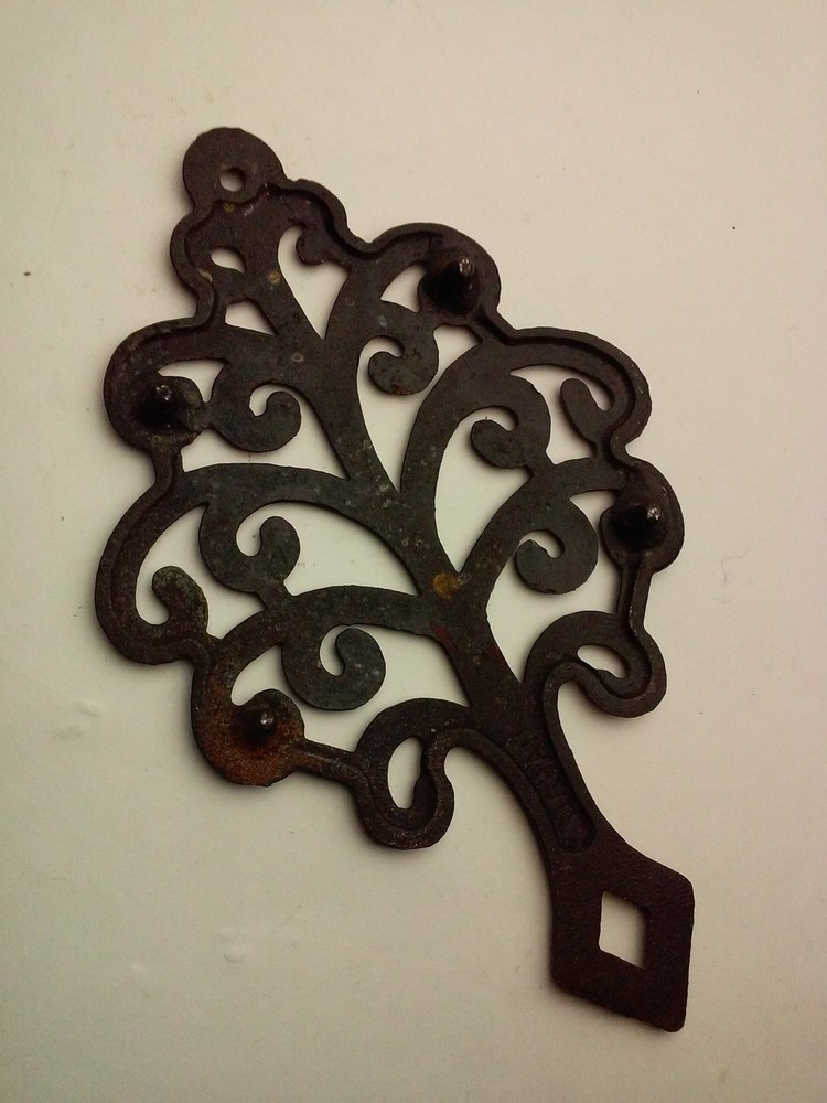 Tree Shaped Cast Iron Trivet Decorative Hot Pad Serving Rack