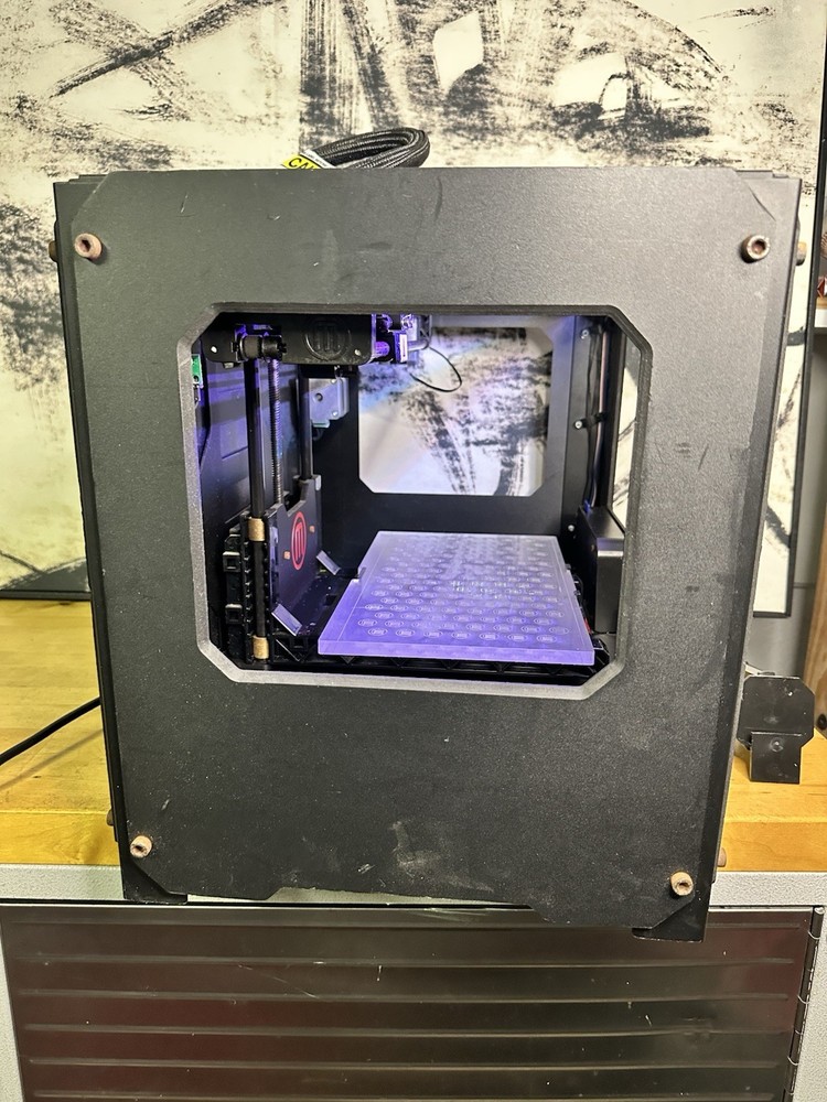 MakerBot Replicator 2 Desktop 3D Printer – Powers On, Untested, AS-IS