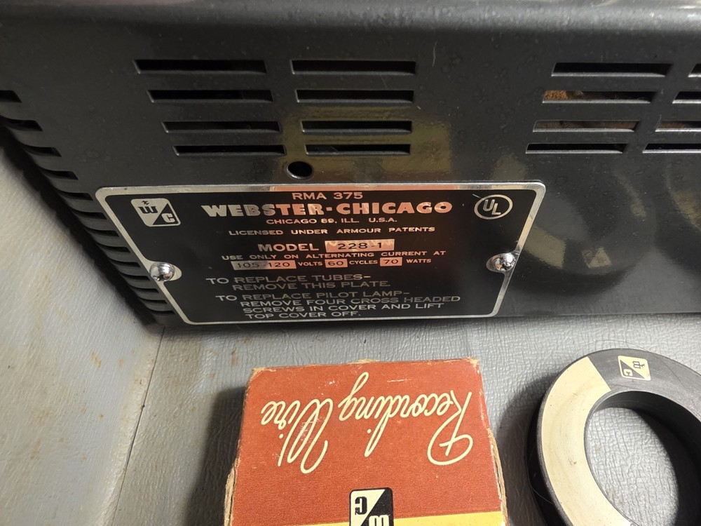Webster Chicago 228-1 Electric Wire Memory Recorder w/ 1 Mic Powers On & Runs