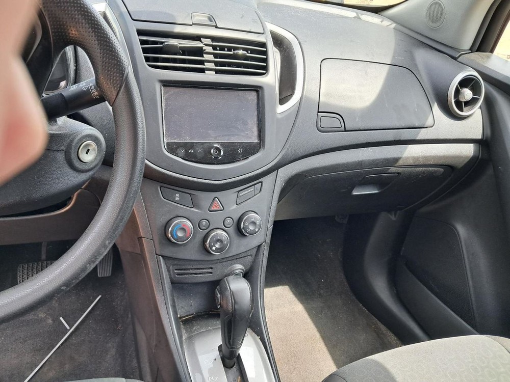 TRAX      2016 Glove Box 4768274