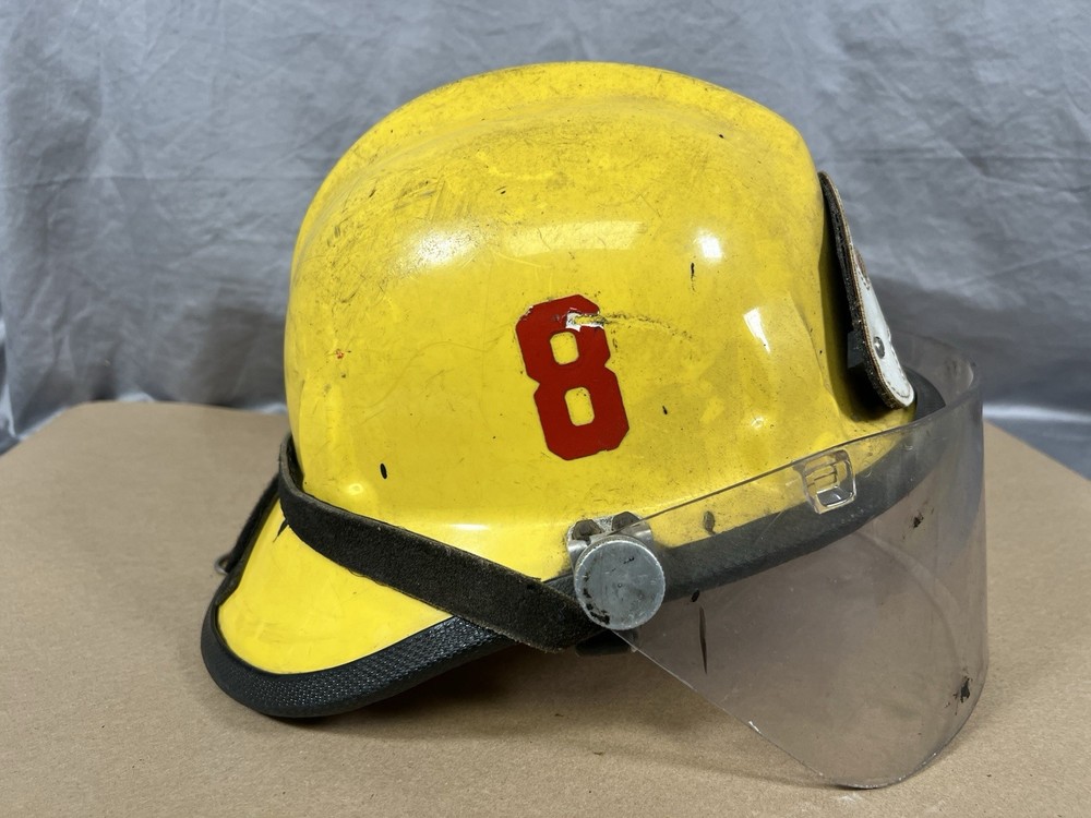 Authentic Cairns & Bros Lieutenant Fireman Firefighter Helmet with Visor N660C