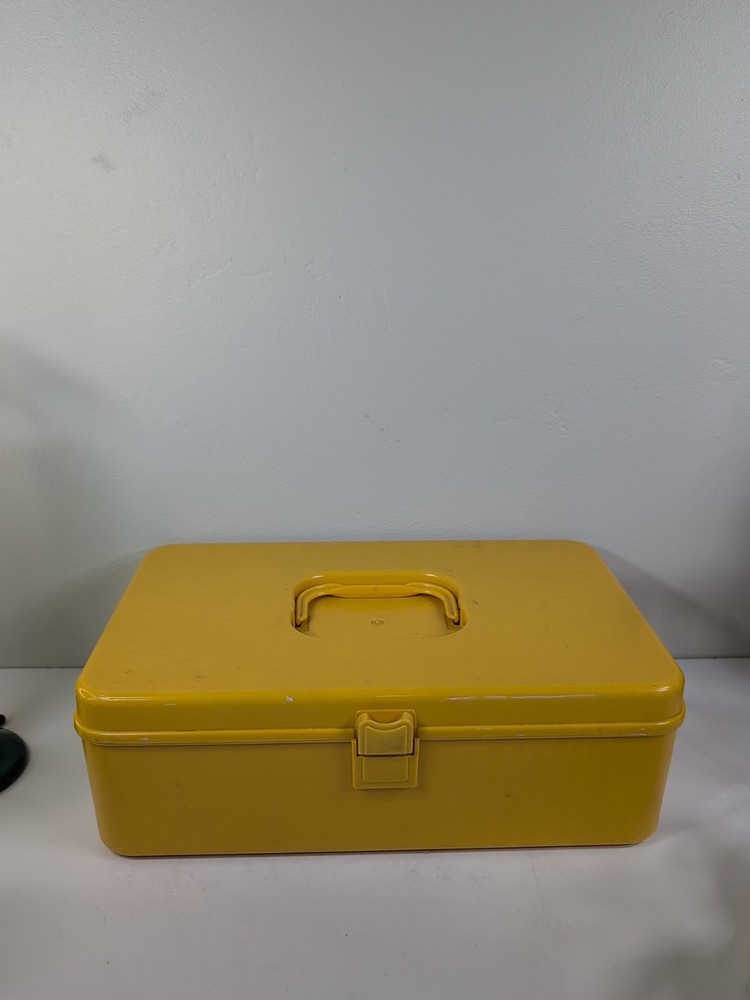 VTG WILSON Wil-Hold Plastic Yellow Sewing Thread Storage Box Removable Tray