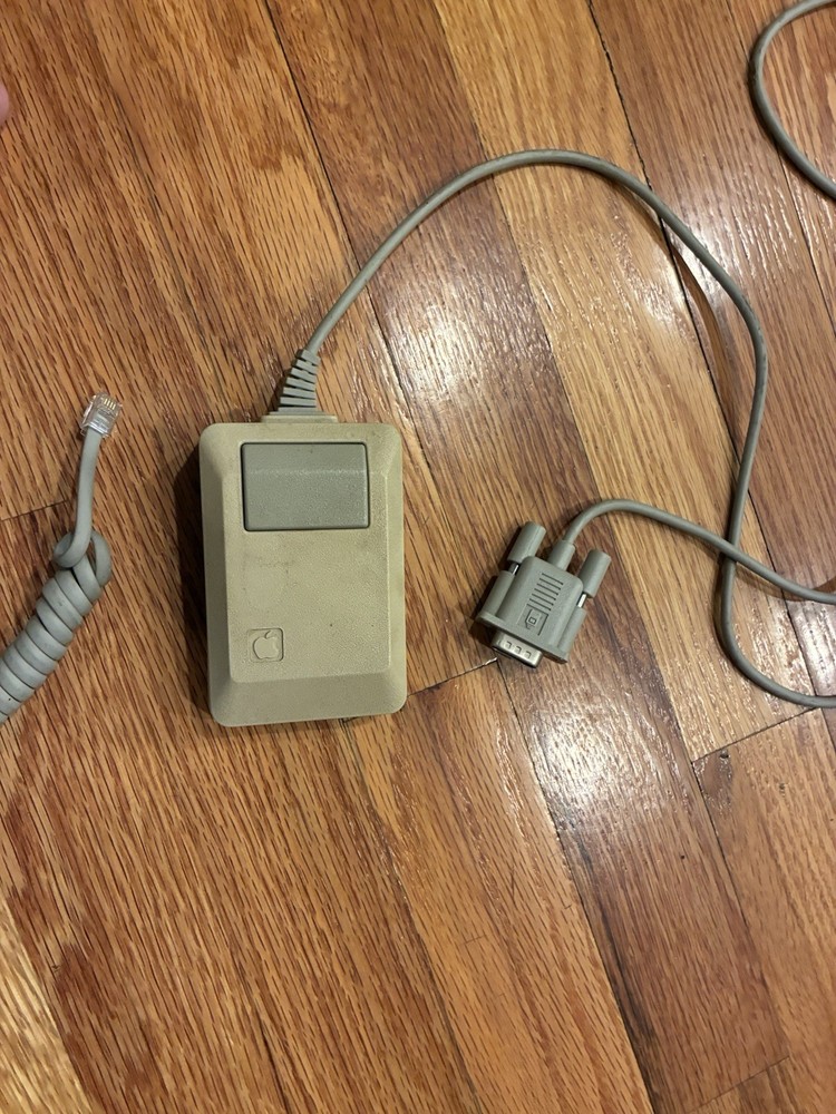 Vintage Macintosh Plus 1MB Apple Computer Model M0001A WORKS -w Keyboard + Mouse