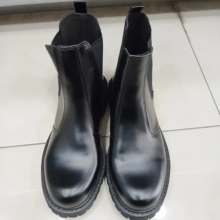 Size 270 Black Angle Boots 4cm Heel Worker