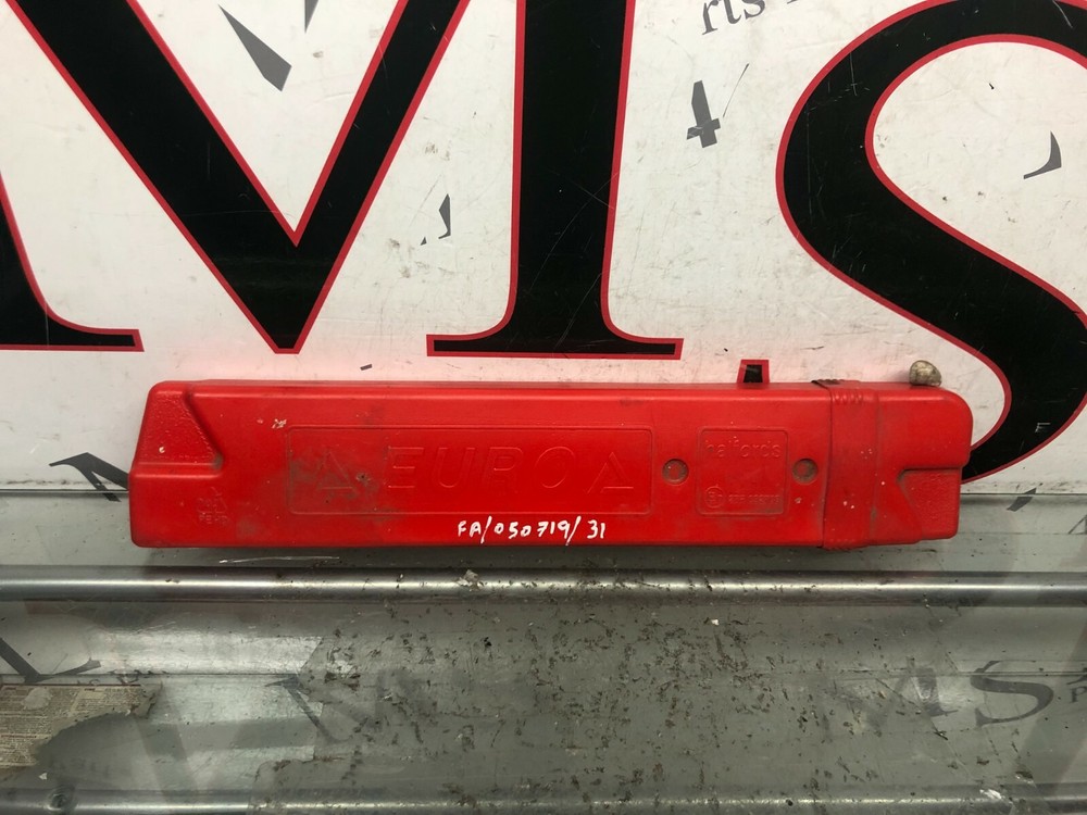 (AS) HALFORDS WARNING / HAZARD TRIANGLE  E7 27R032708