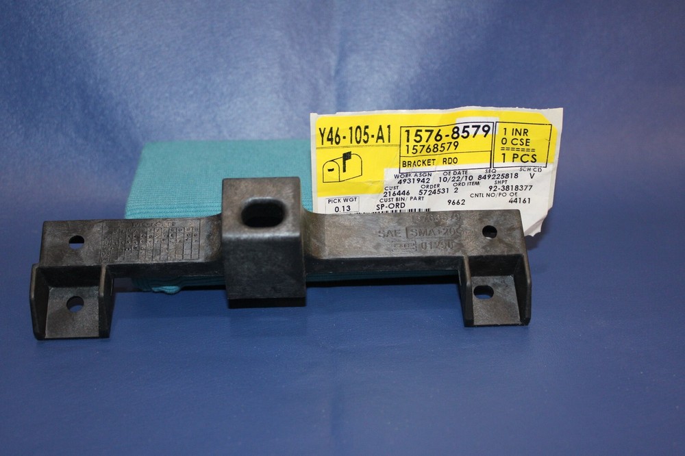 Genuine GM Rear Bracket 15768579