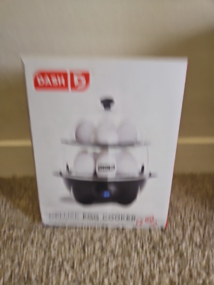 DASH Deluxe Electric Egg Cooker with 12 Egg Capacity (DEC012BK)