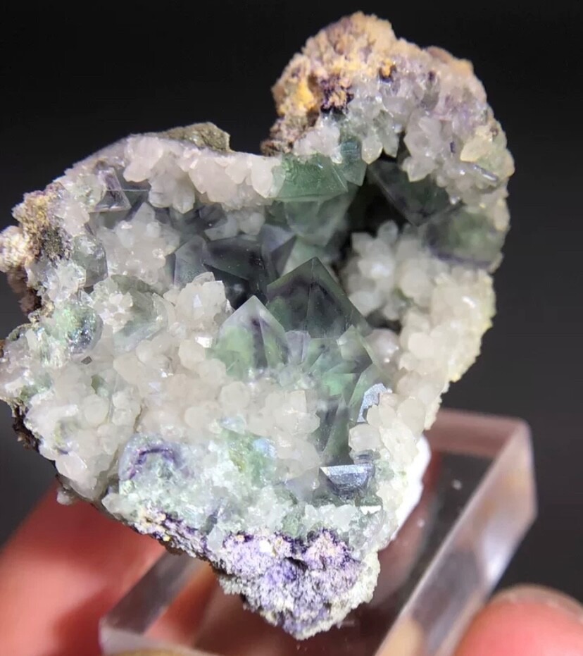 Natural rare octahedral pyrolytic geodes come from China