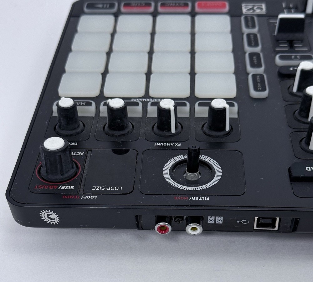Hercules P32 Advanced DJ Controller with High Performance Pads DJCONTROL-P32