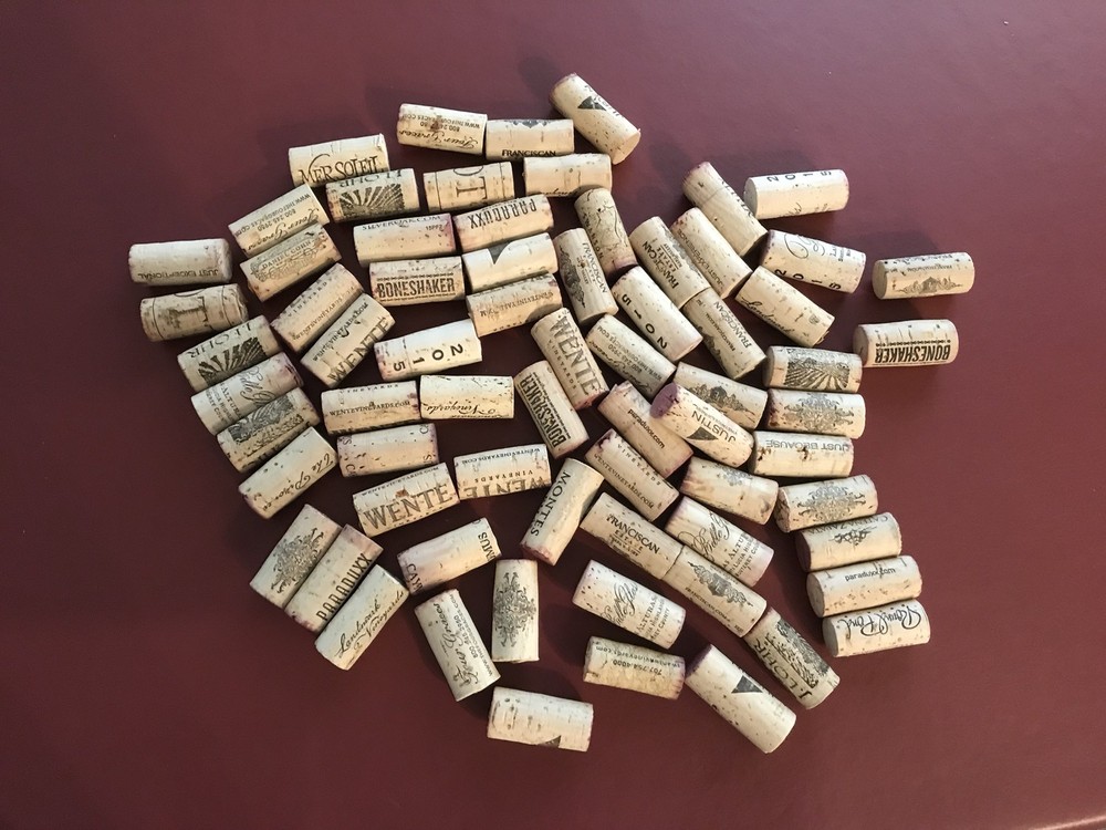 70 White And Red Used Corks