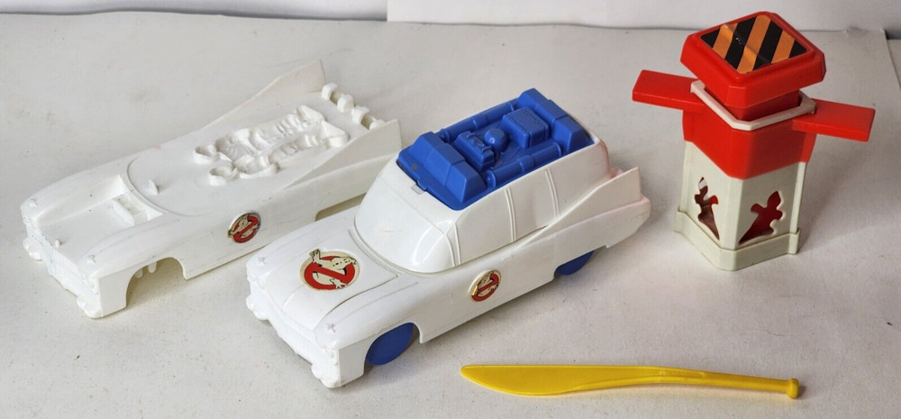 The Real Ghostbusters Ecto 1 car Play-doh mold  1984